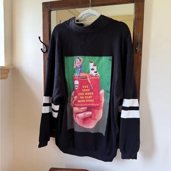 Boys Lie Black Pull Over - Picture 2 of 4